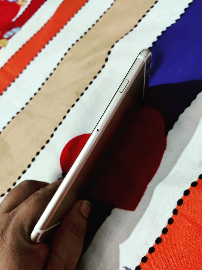 Apple iPhone 6 Plus 5
