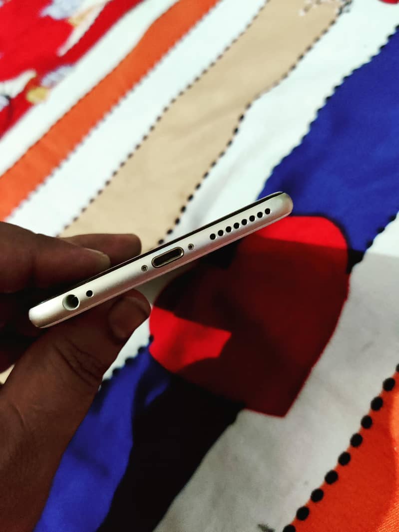 Apple iPhone 6 Plus 7