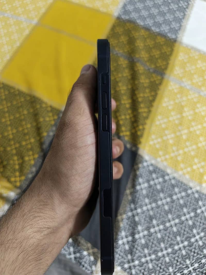 Apple iPhone 14 plus 3
