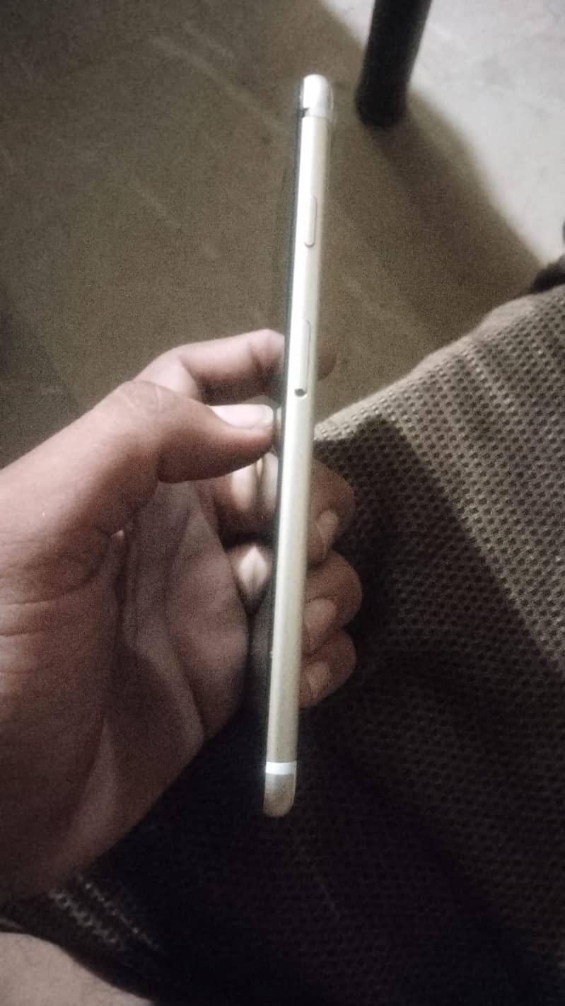 Apple iPhone 7 Plus 1