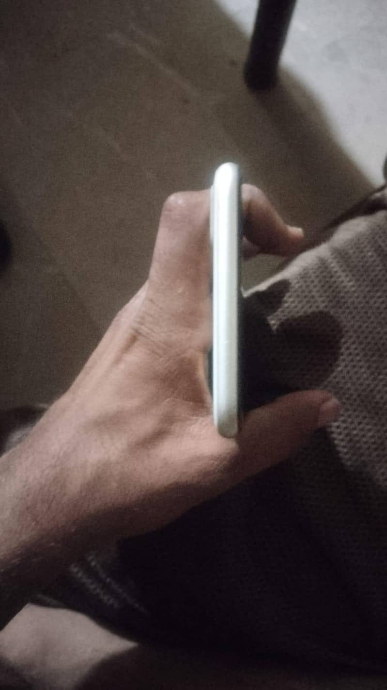 Apple iPhone 7 Plus 3