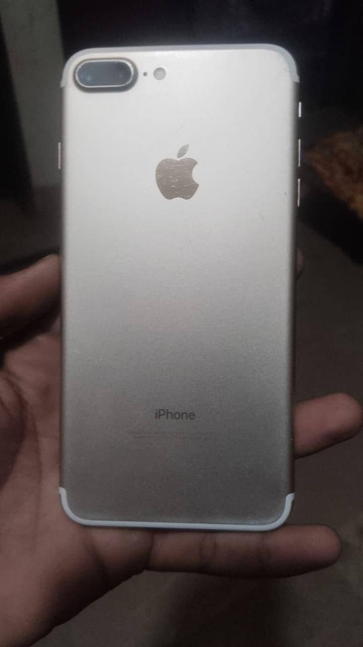 Apple iPhone 7 Plus 5