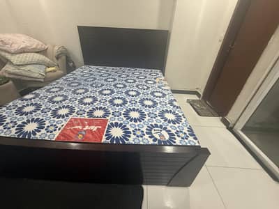 Queen size bed with master mattress