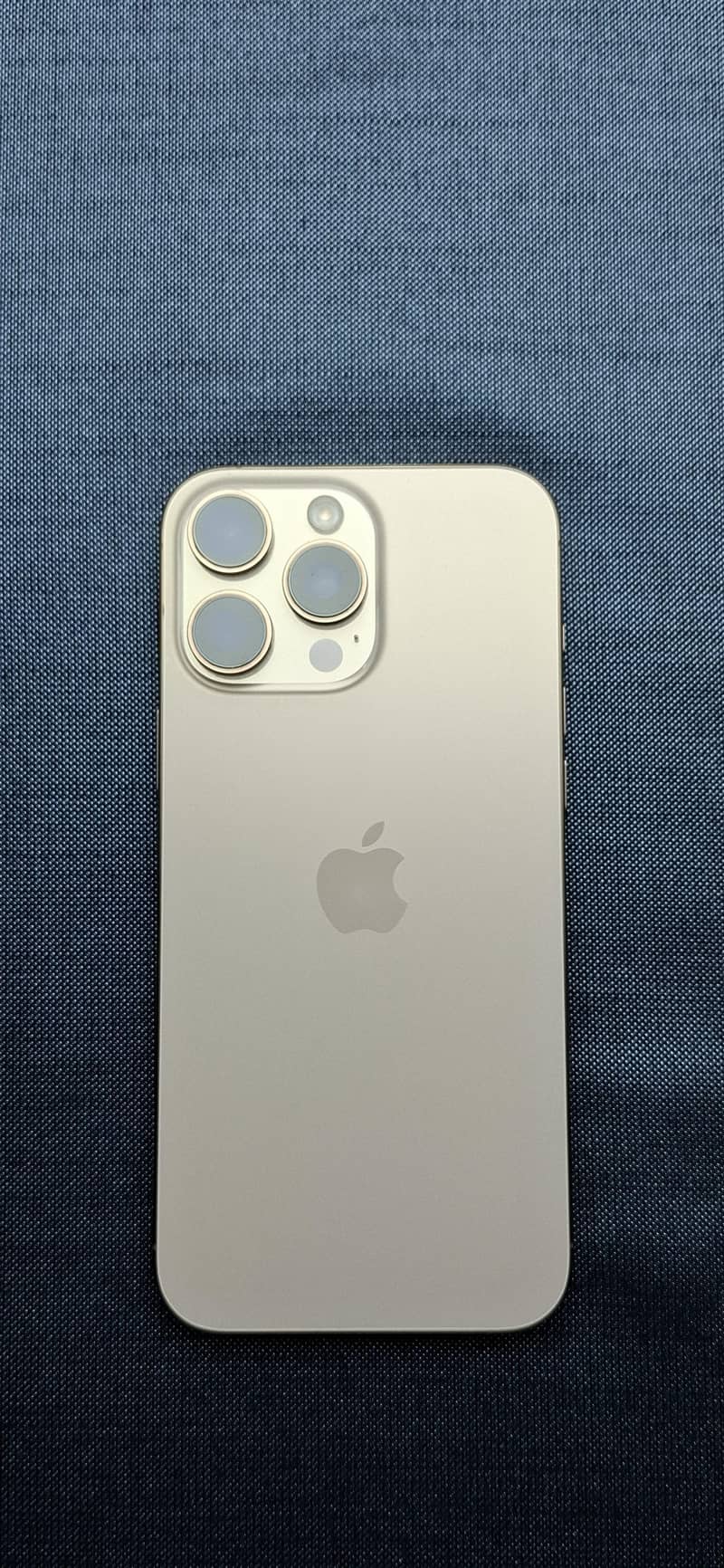 Apple iPhone 16 Pro Max 0