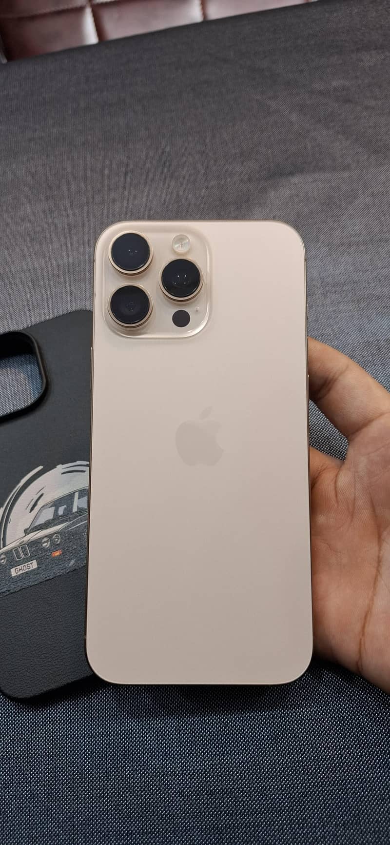Apple iPhone 16 Pro Max 2