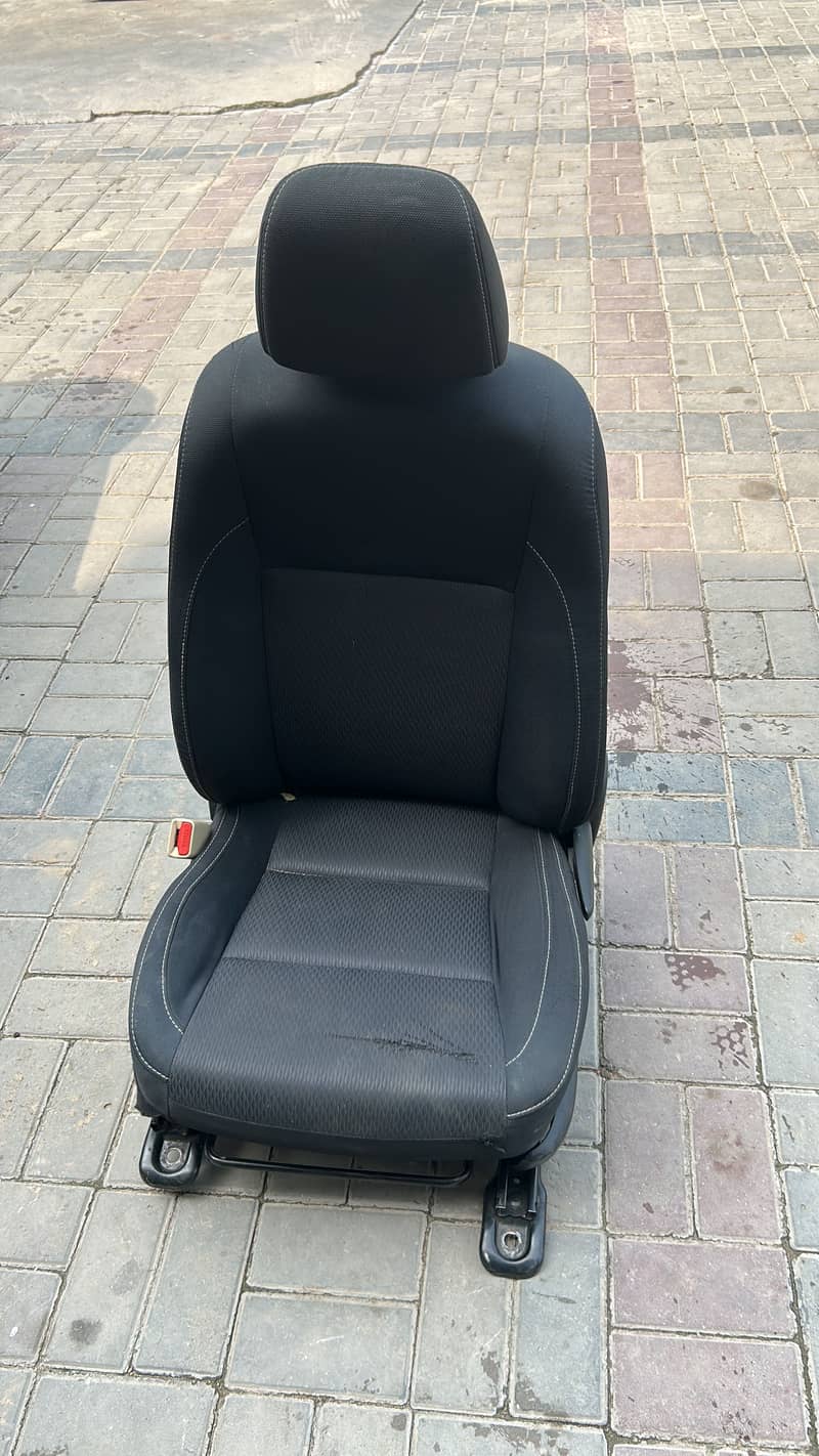 Seats 0