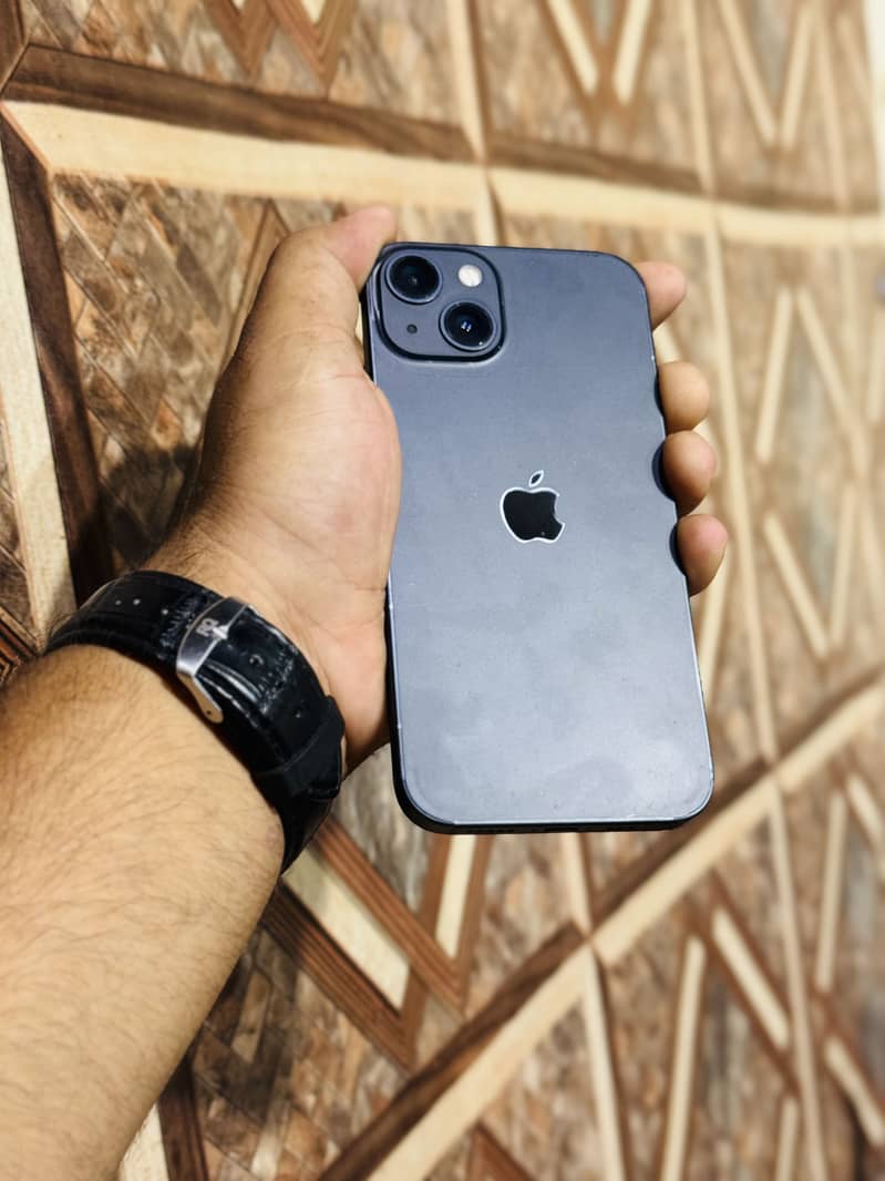 Apple iPhone 13 0