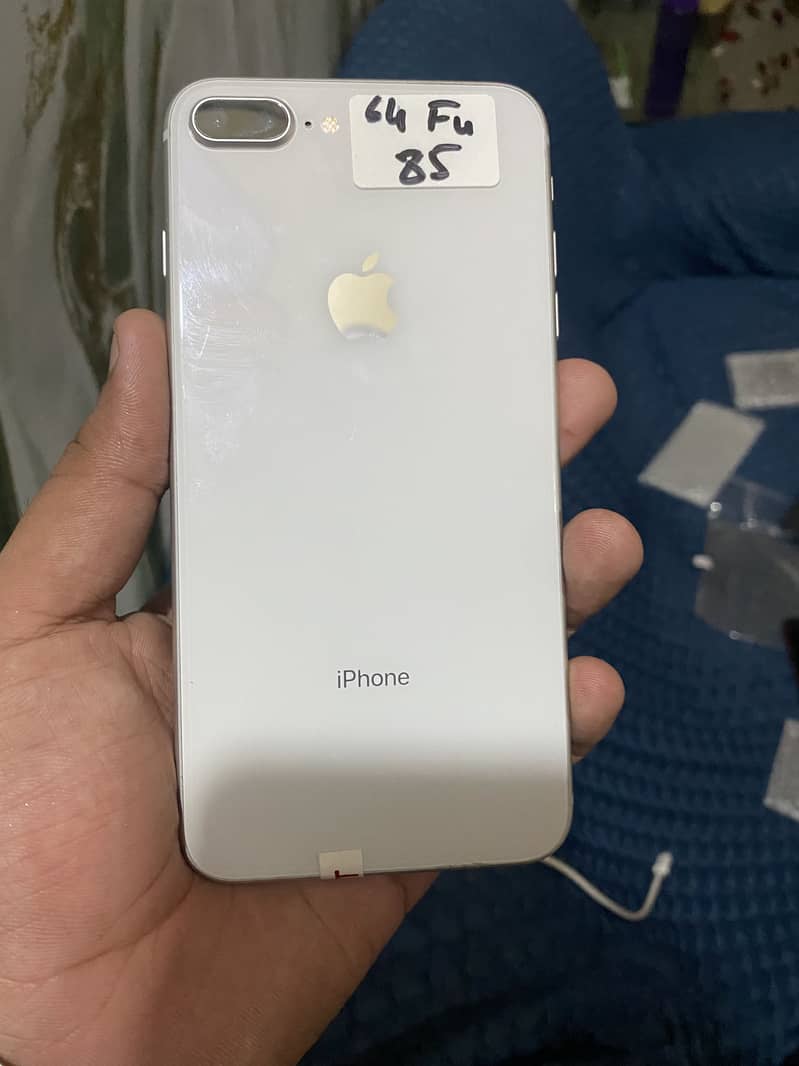 Apple iPhone 8 Plus 1