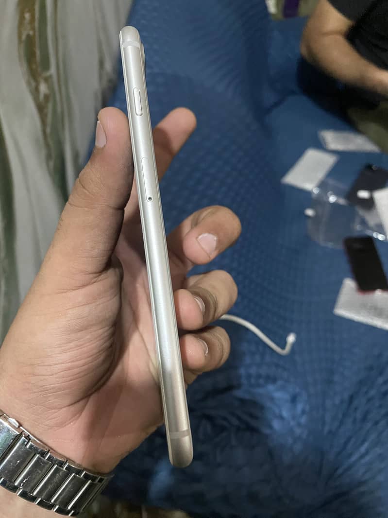 Apple iPhone 8 Plus 2