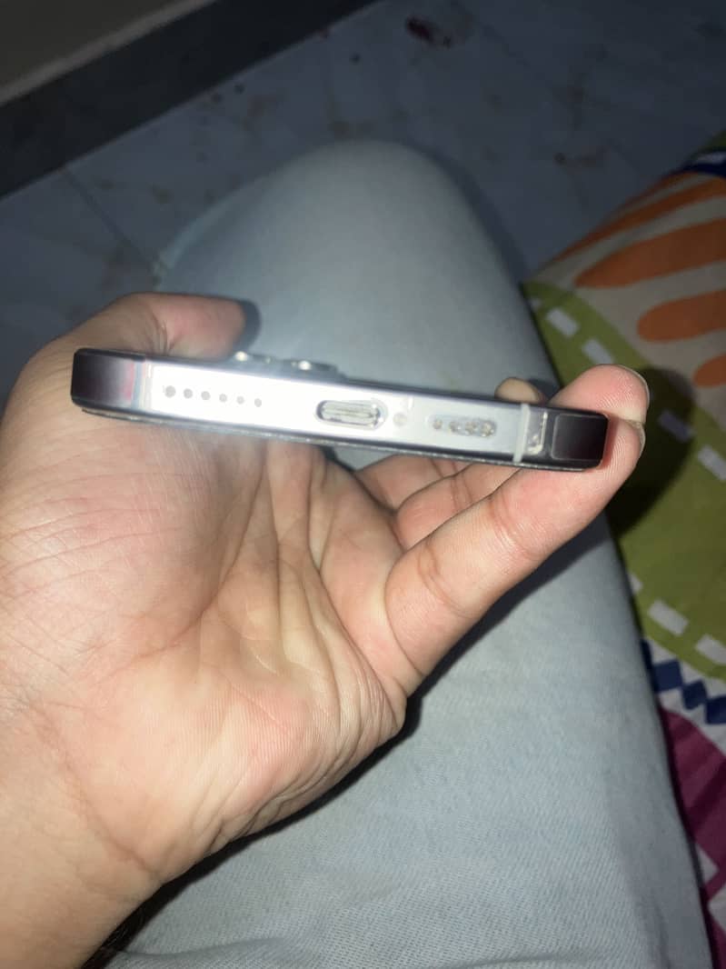 Apple iPhone 16 Pro Max 5