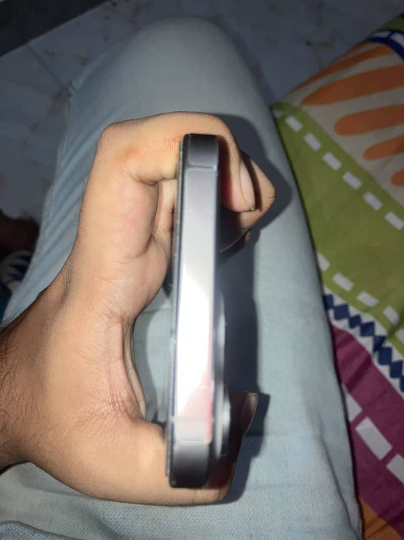 Apple iPhone 16 Pro Max 6