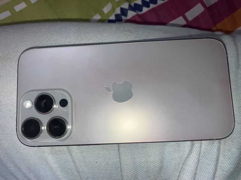 Apple iPhone 16 Pro Max 7