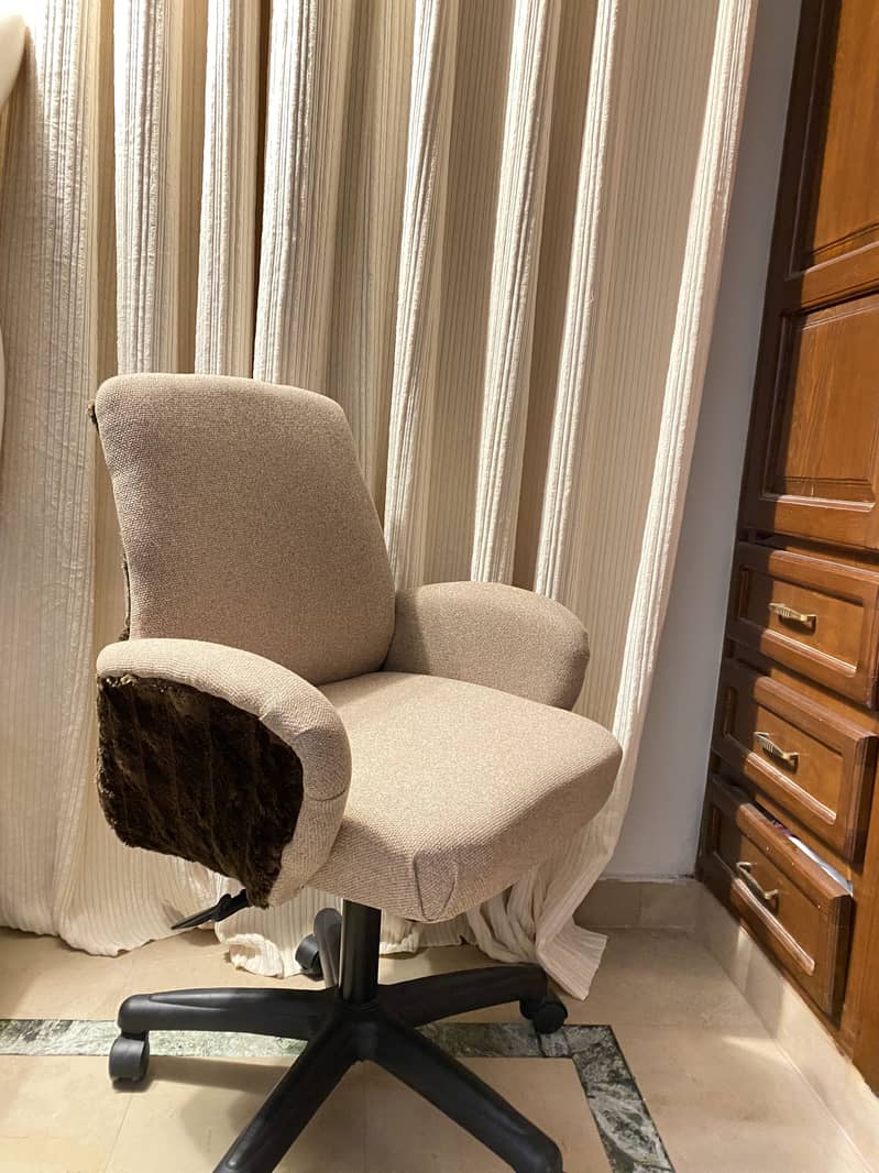 Study chair 0