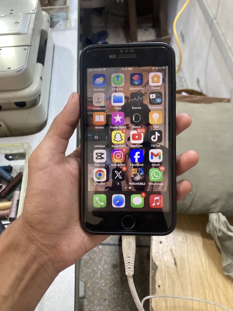 Apple iPhone 7 Plus 2