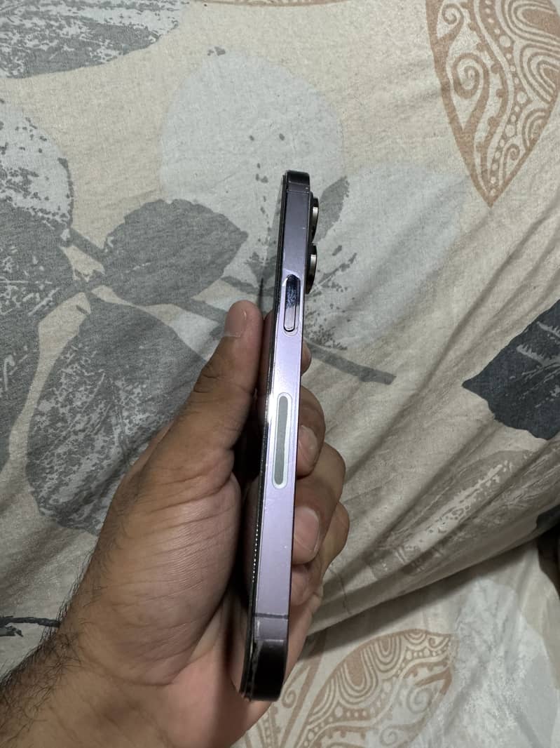 Apple iPhone 14 Pro 2