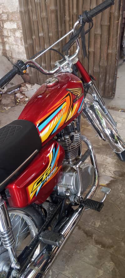 125 bike hai hyd number hai 2018 10 by 10 bike hai koi km nh hai bike