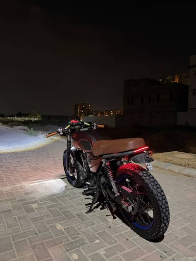 SUPER STAR FALCON 150 MODIFIED IN CAFE RACER