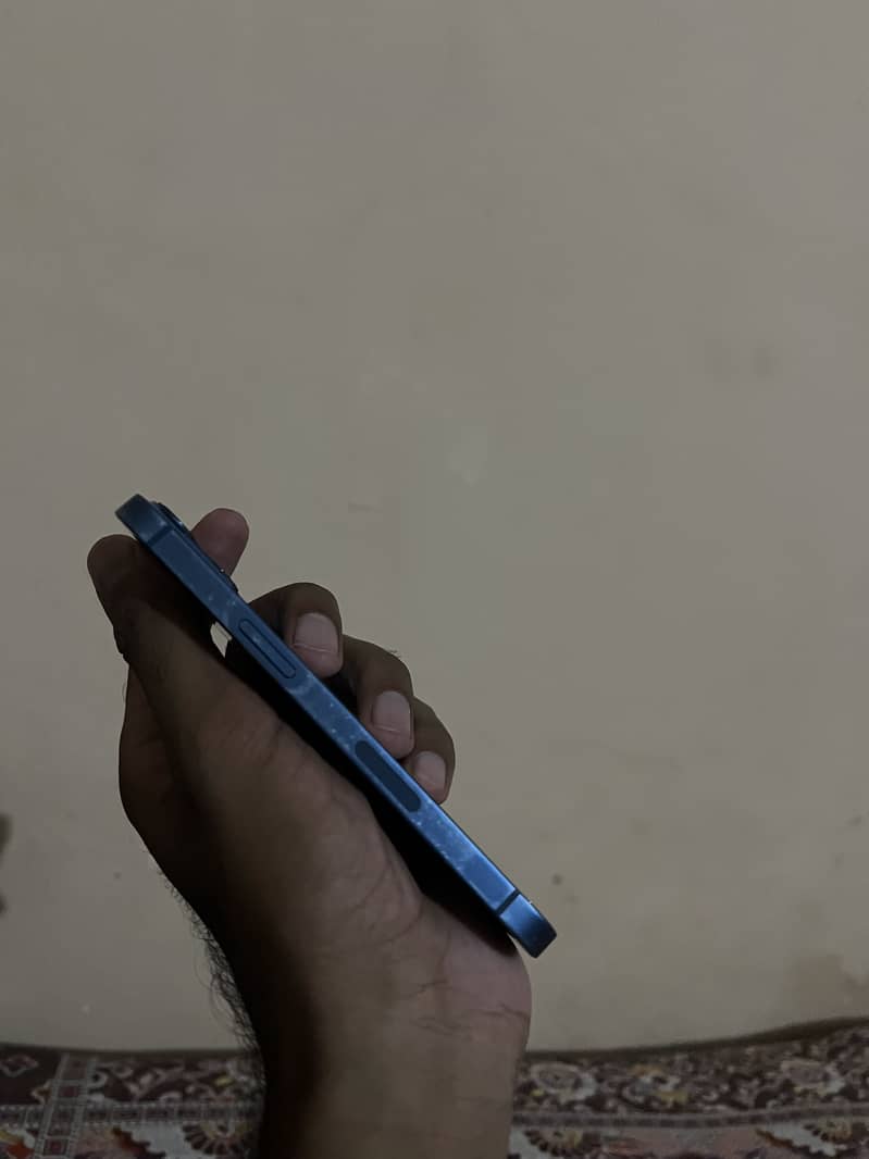 Apple iPhone 13 3