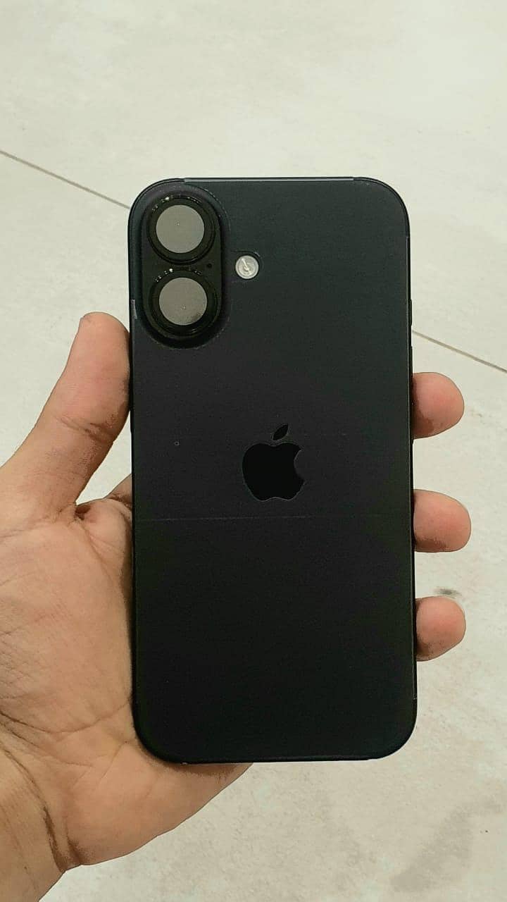 Apple iPhone 16 0