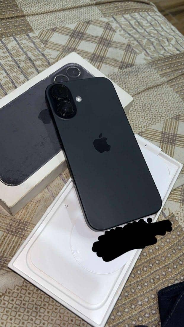 Apple iPhone 16 1