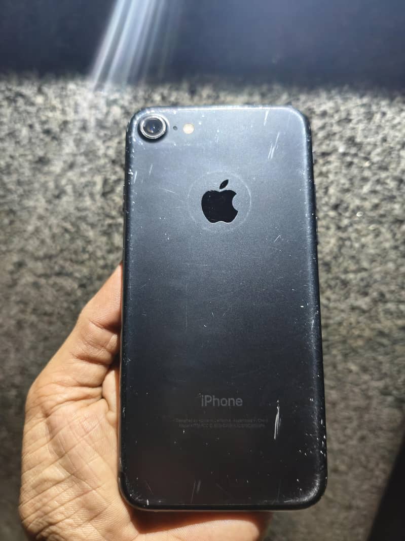 Apple iPhone 7 3