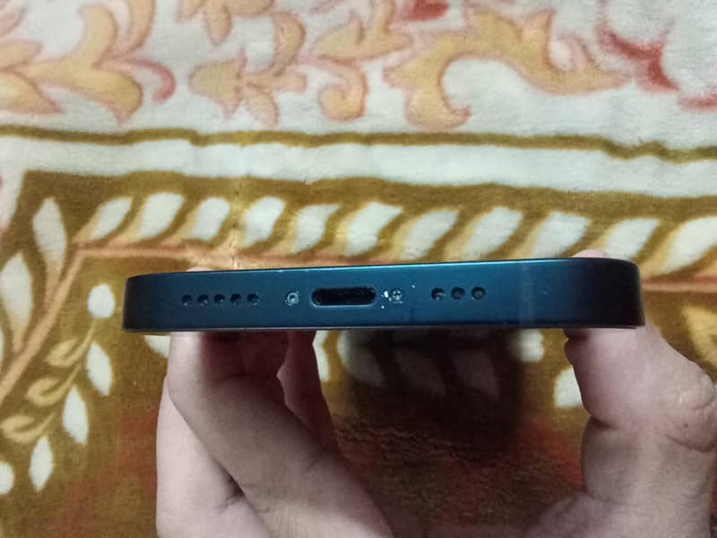 Apple iPhone 14 4