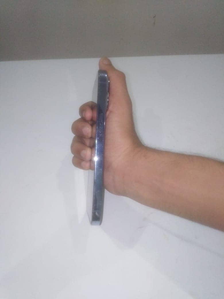 Apple iPhone 13 Pro 1