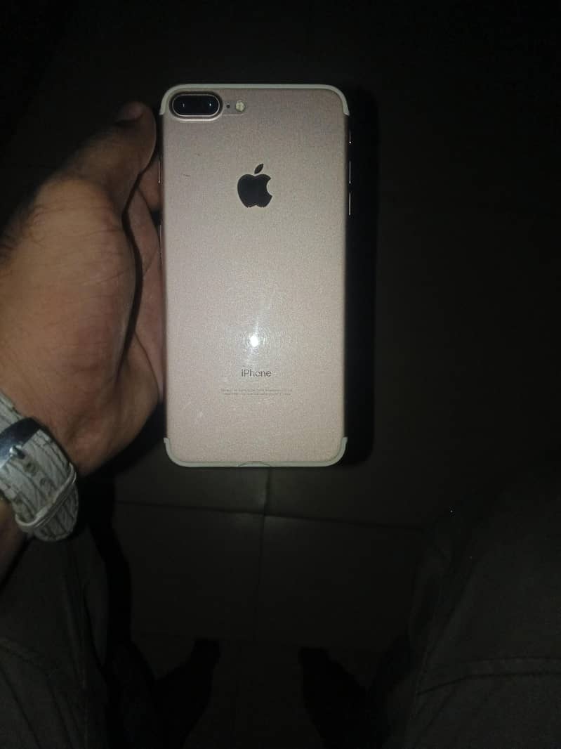 Apple iPhone 7 Plus 1