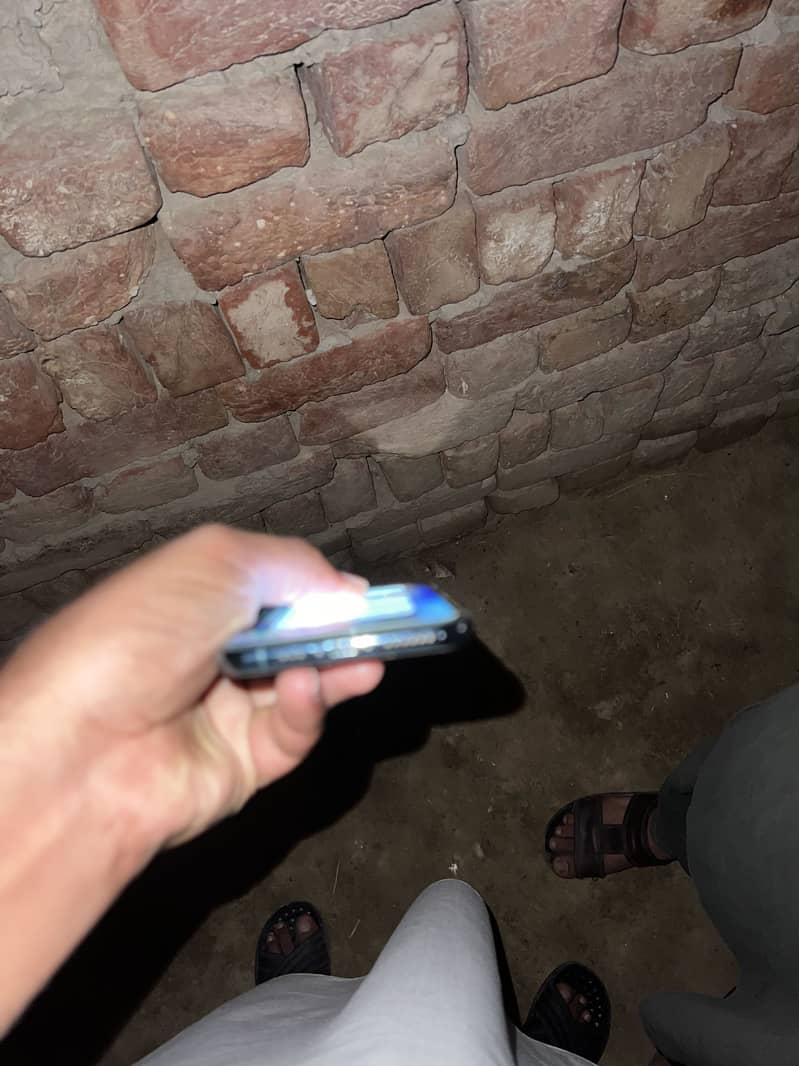 Apple iPhone 11 Pro 2