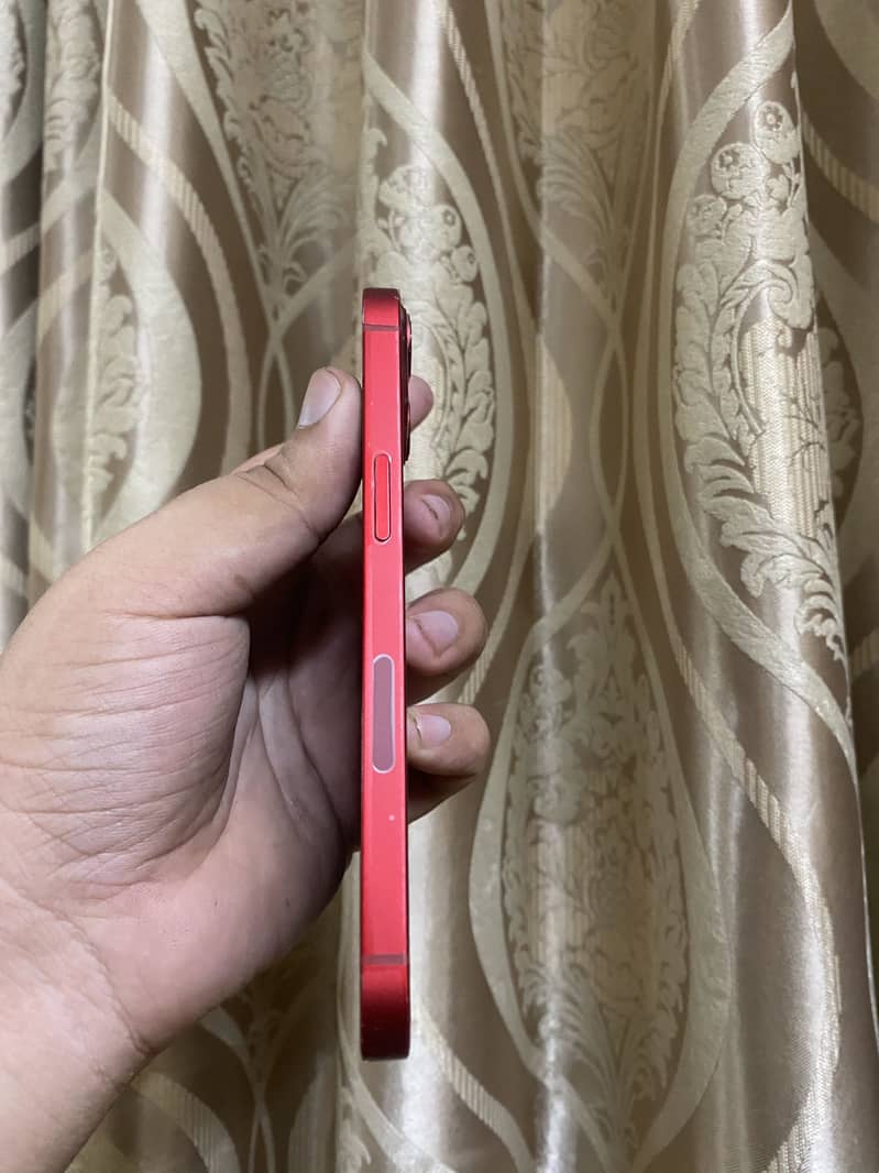 Apple iPhone 13 5