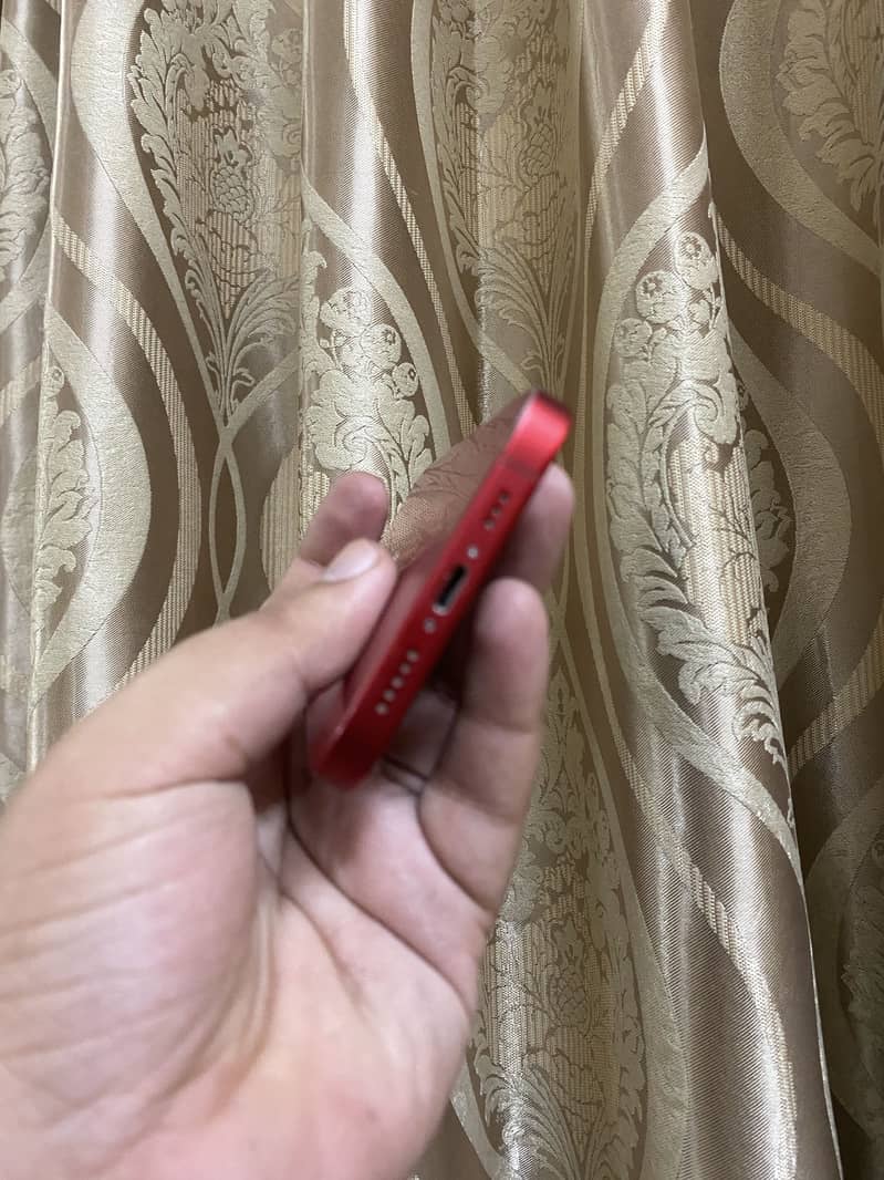 Apple iPhone 13 7