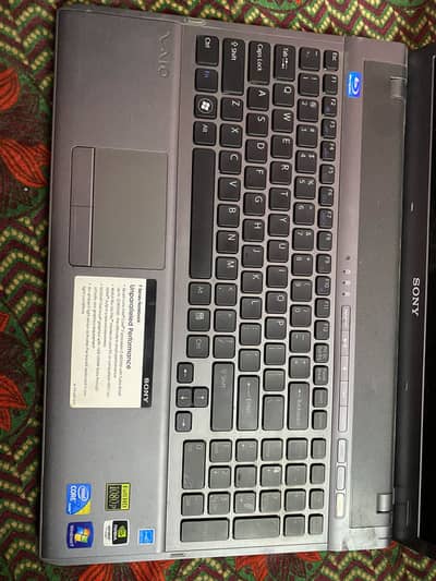 Sony VAIO F Series Core i7 720QM, 4GB RAM, 16.4" Full HD, GT 330M