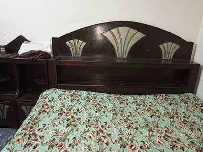 bed and side tables