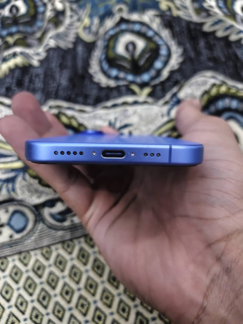 Apple iPhone 16 2