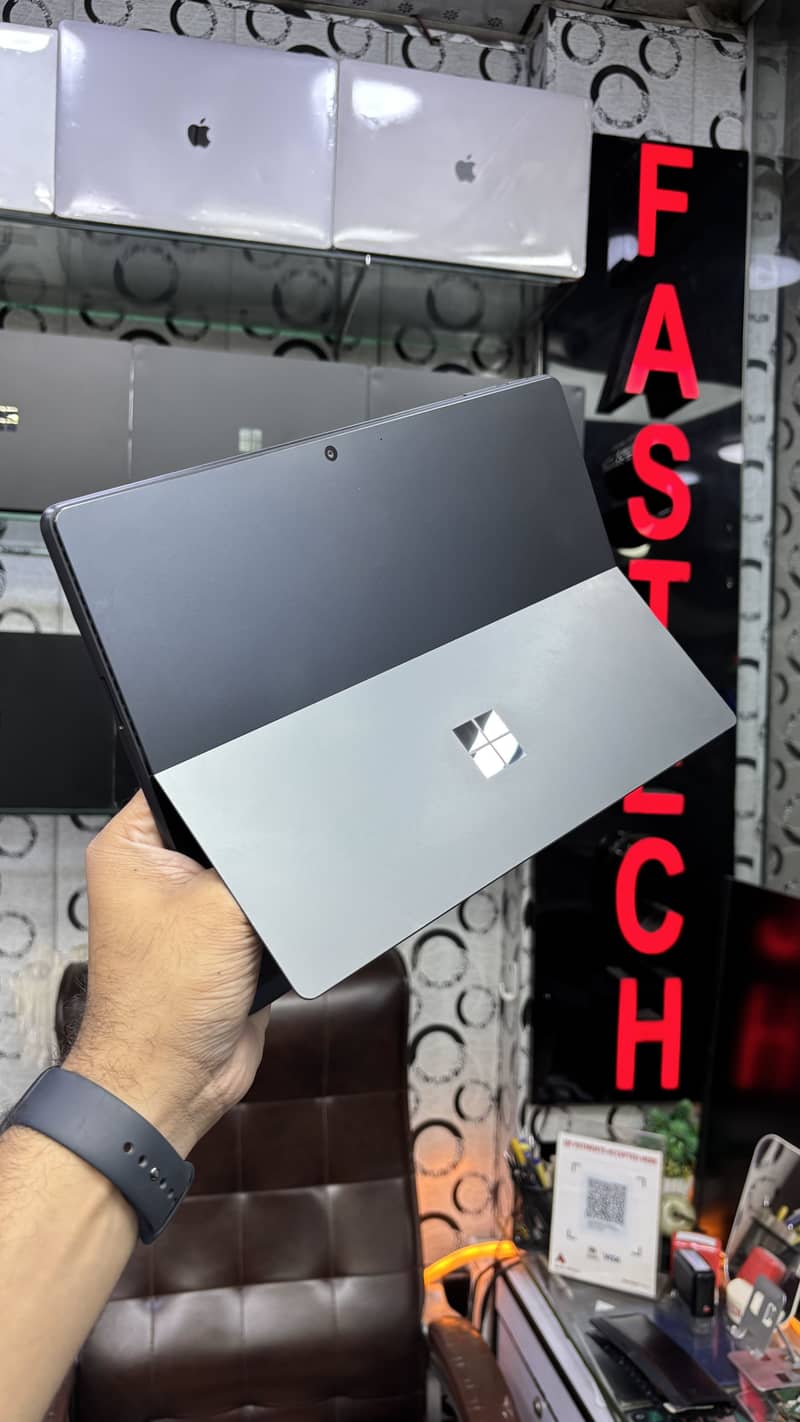 Microsoft surface pro 9 core i7-12th Generation 7