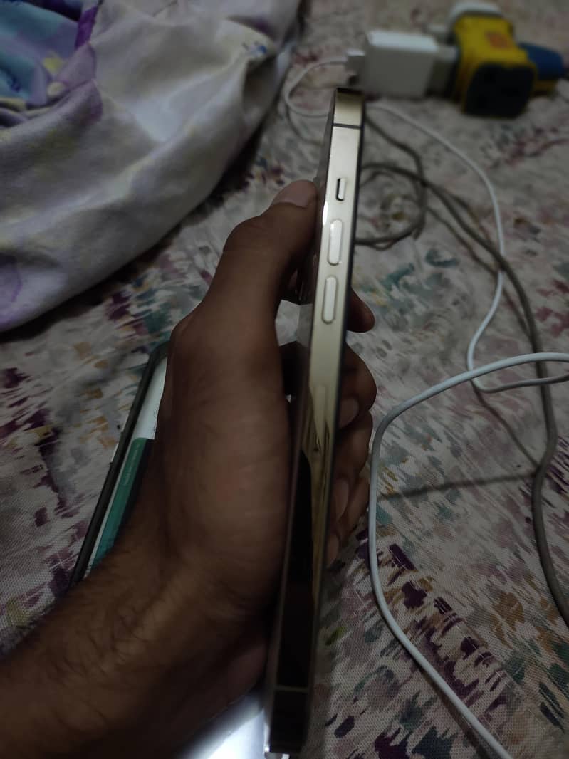 IPHONE 12 pro max 7