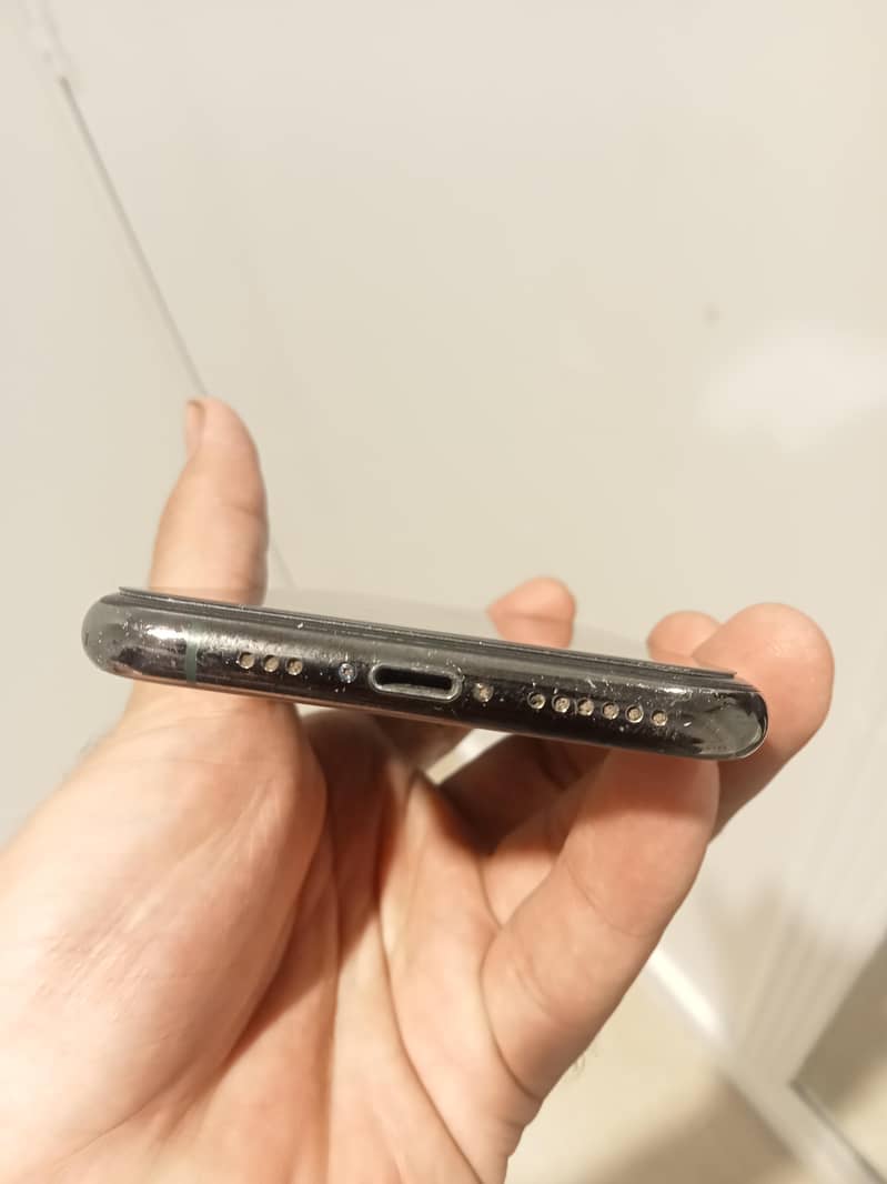 Apple iPhone 11 Pro 2