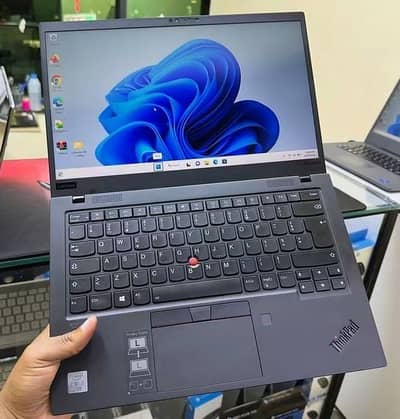 Lenovo Thinkpad X1 Carbon Gen 8 / touch screen