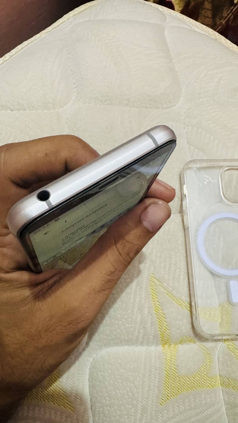 Aquos 4