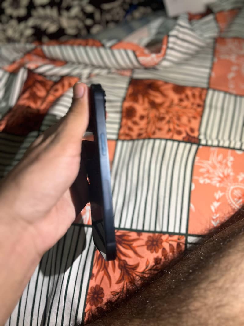 Apple iPhone 14 3
