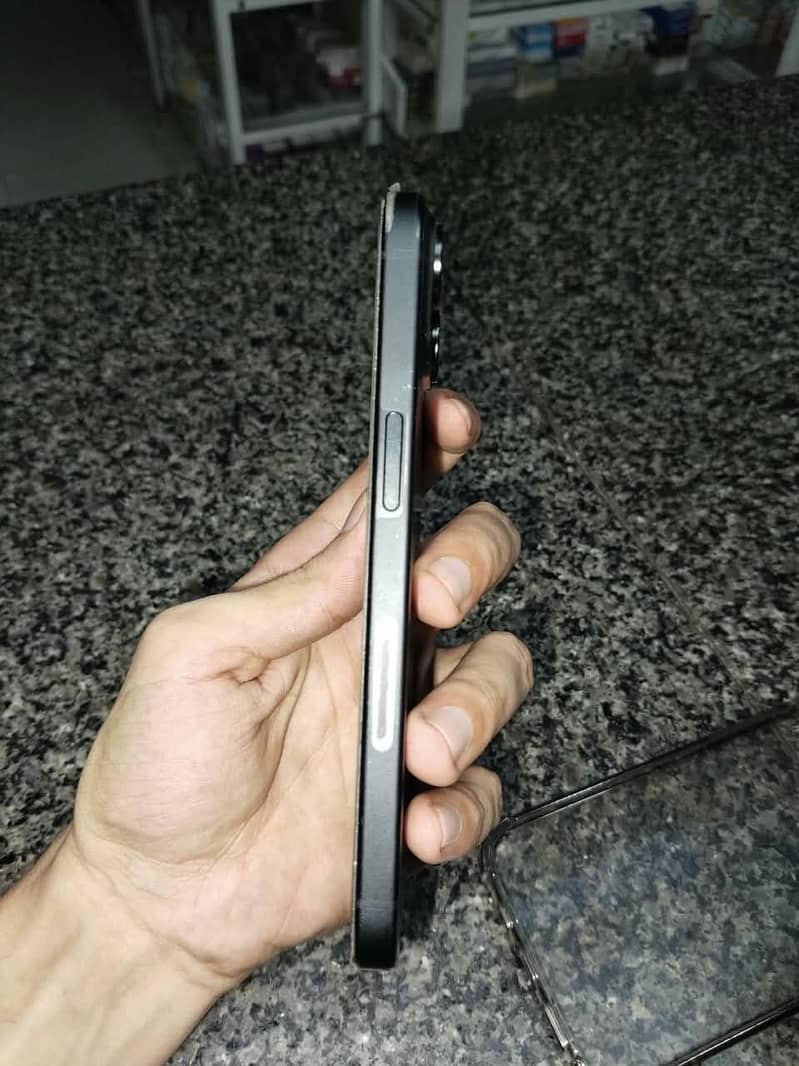 Apple iPhone 15 7