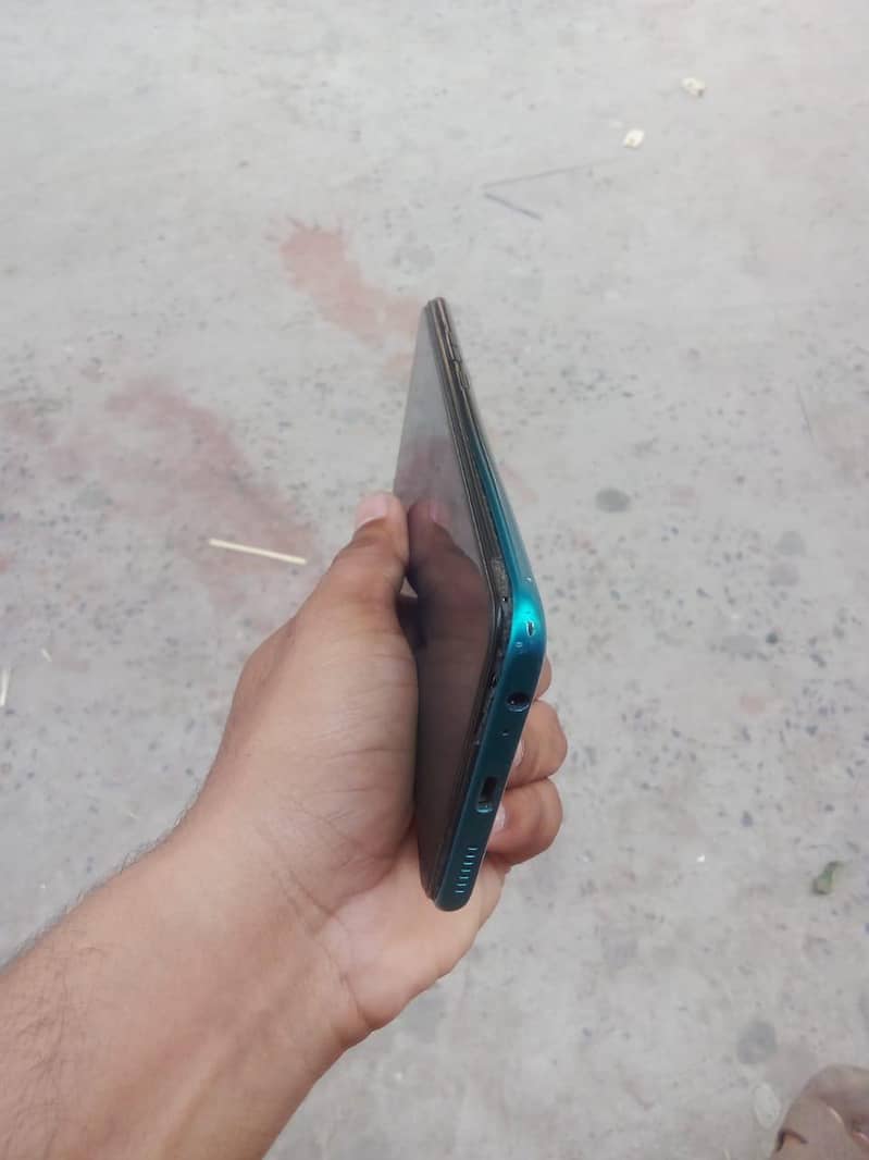 Tecno Spark 5 Pro 4