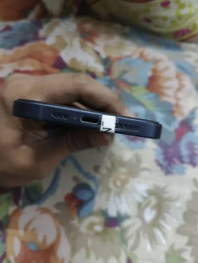 Apple iPhone 12 battery health 87% all OK