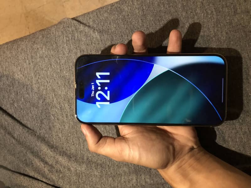 Apple iPhone 16 Pro Max 0