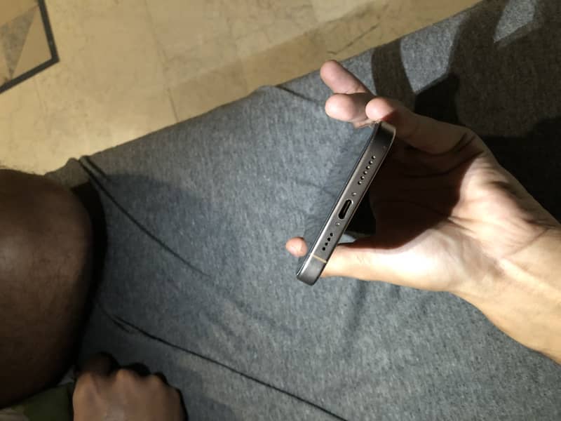 Apple iPhone 16 Pro Max 5