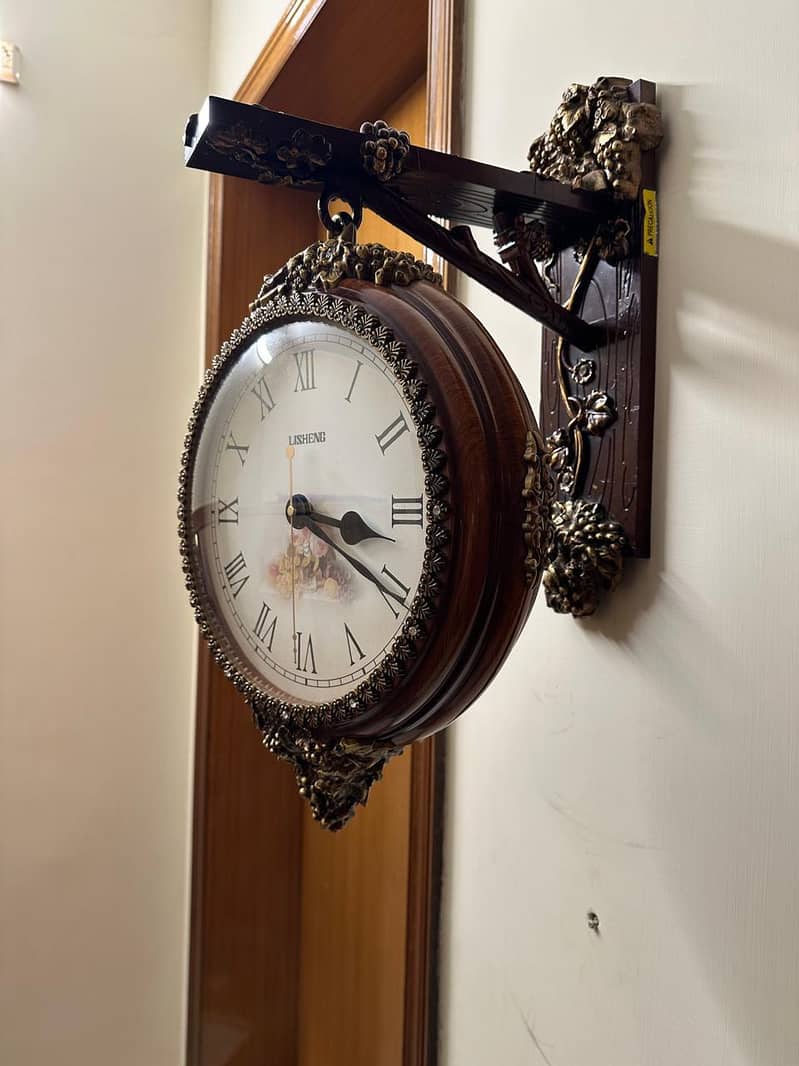 Hanging wall clock 3