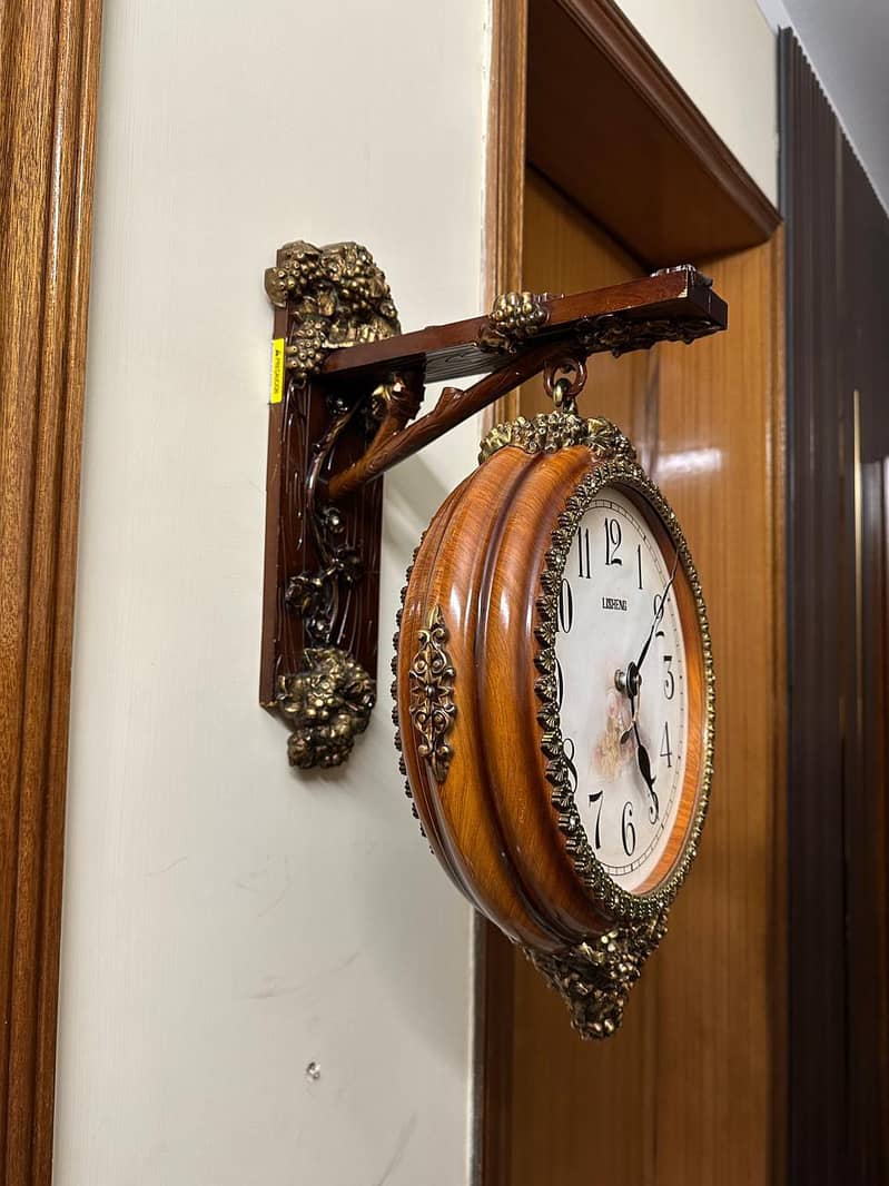 Hanging wall clock 4