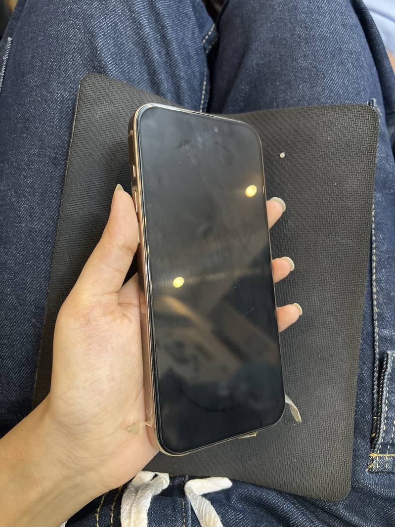Apple iPhone 16 Pro Max 5