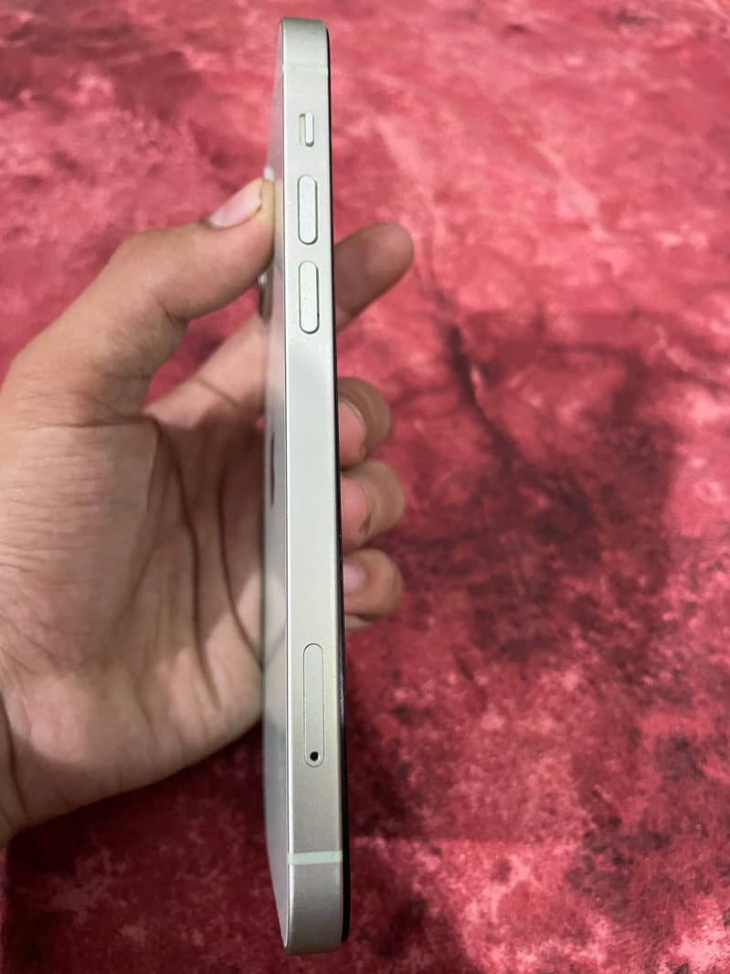 Apple iPhone 12 0