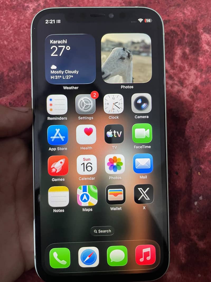 Apple iPhone 12 4